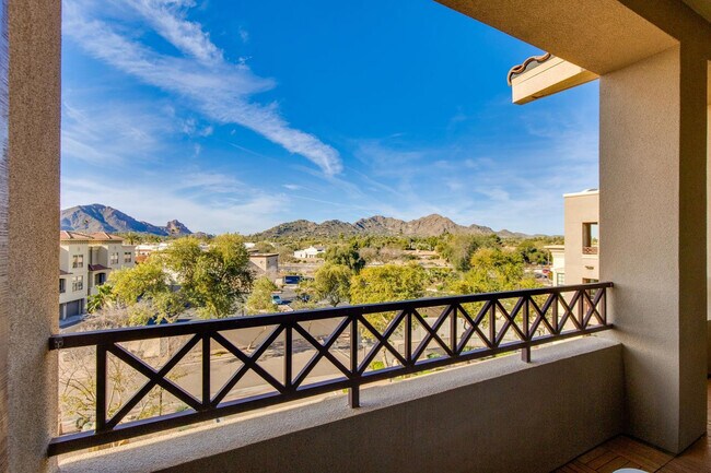 Building Photo - 7291 N Scottsdale Rd