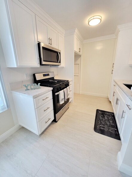 Building Photo - 8919 Longden Ave