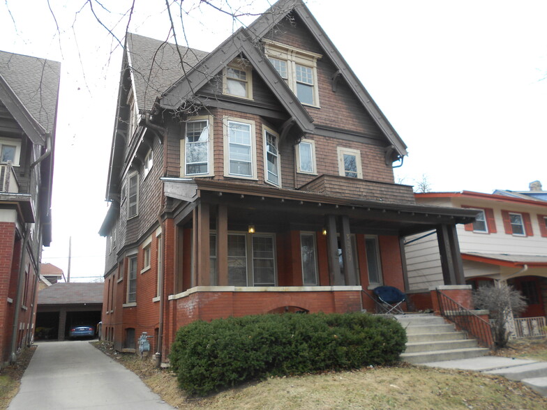 Primary Photo - 3249 N Hackett Ave
