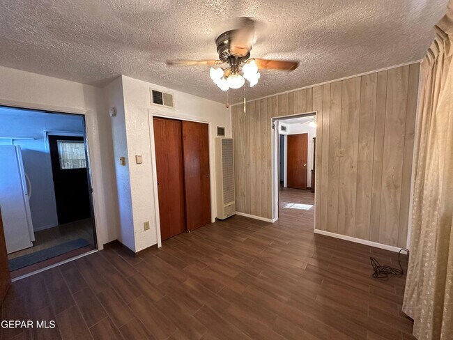 Building Photo - 5205 Flower Dr