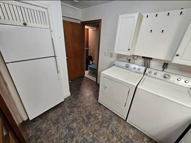 Building Photo - 30 Sterling Ln