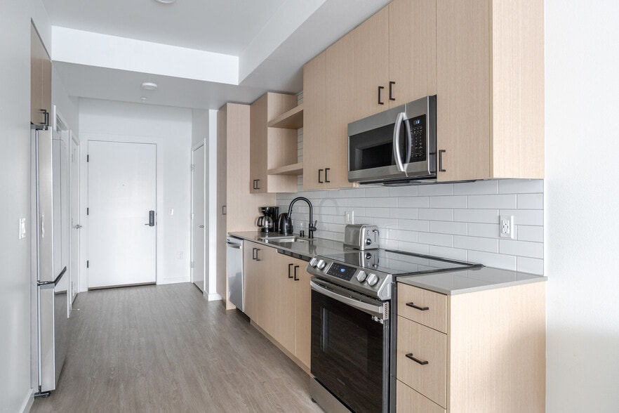 Building Photo - 17675 NE 69th Ct