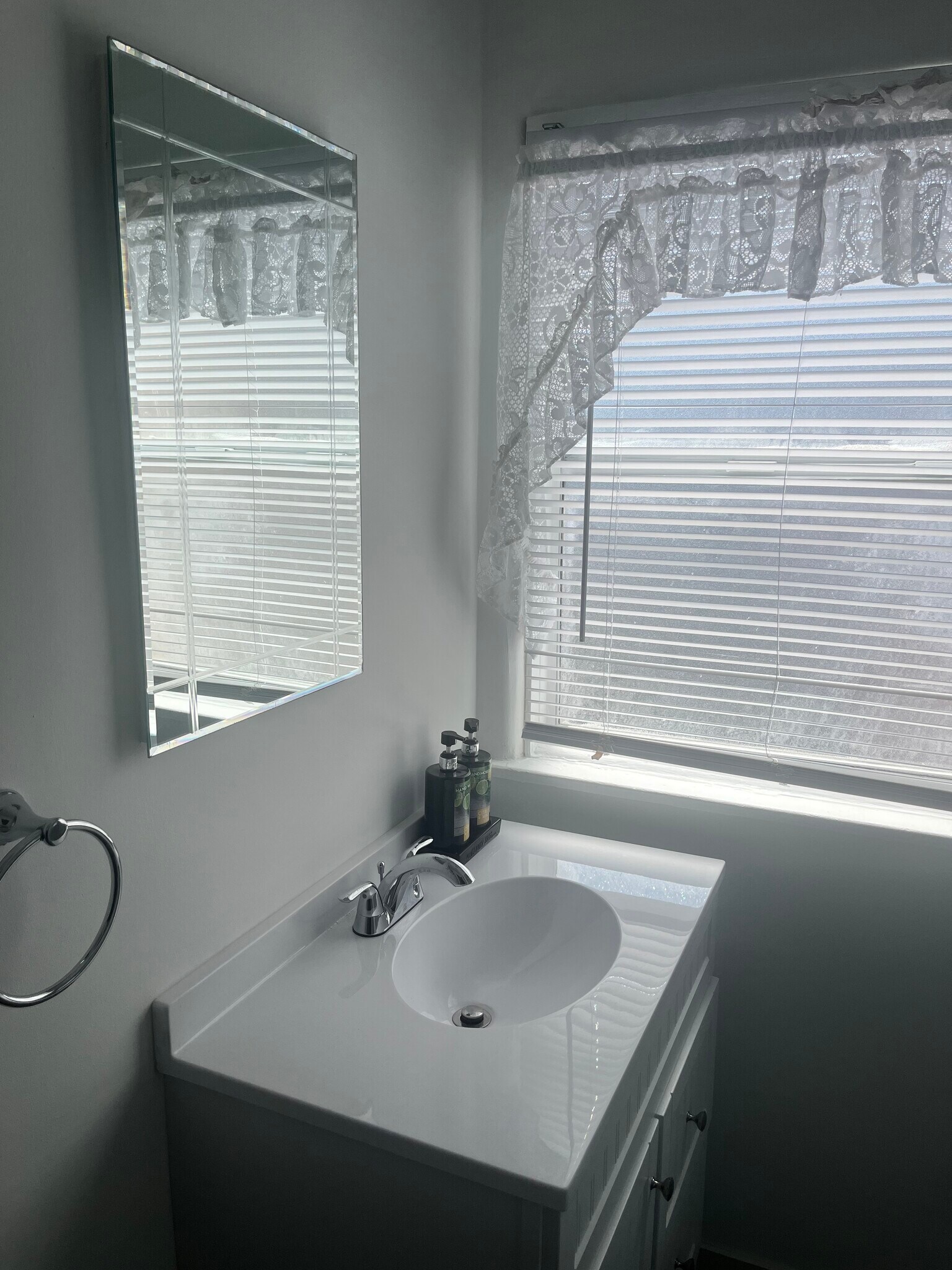 Building Photo - 2500 S Bronson Ave