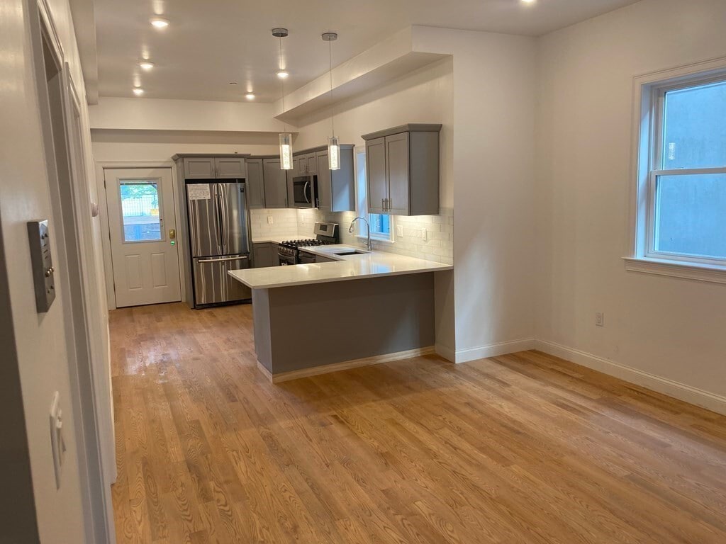 Building Photo - 6 Beech St