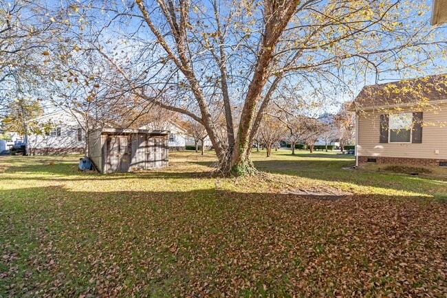 Building Photo - For Rent in Beautiful Chesapeake!