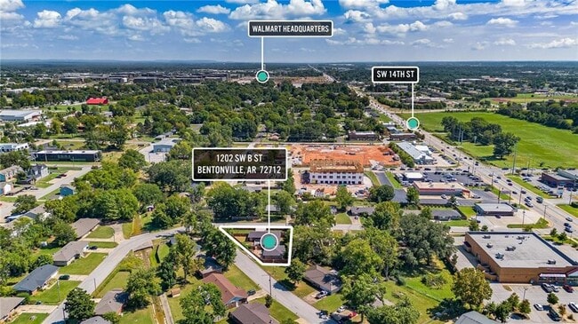 Building Photo - 1202 SW B St