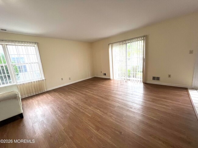 Building Photo - 757 Banyan Ct