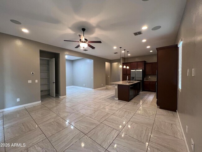 Building Photo - 1705 W Dawn Dr
