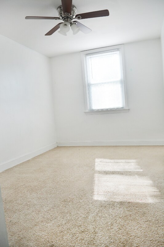 Building Photo - 10AZ Poplar Ave