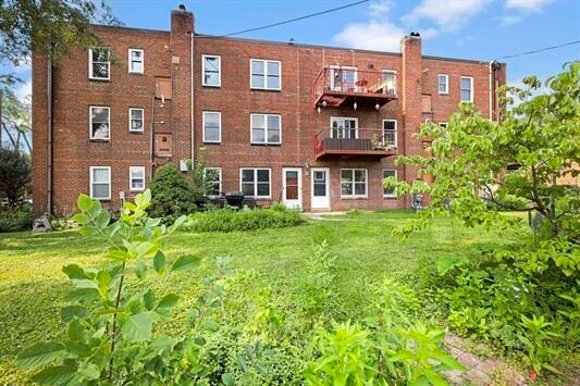 Building Photo - 2 Sherman Terrace