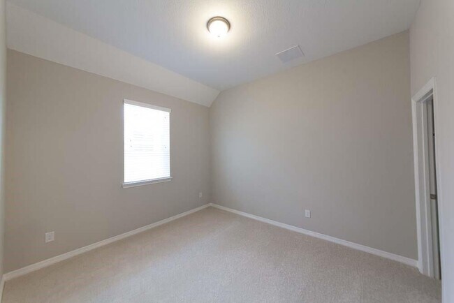 Building Photo - 22138 Grand Mist Dr