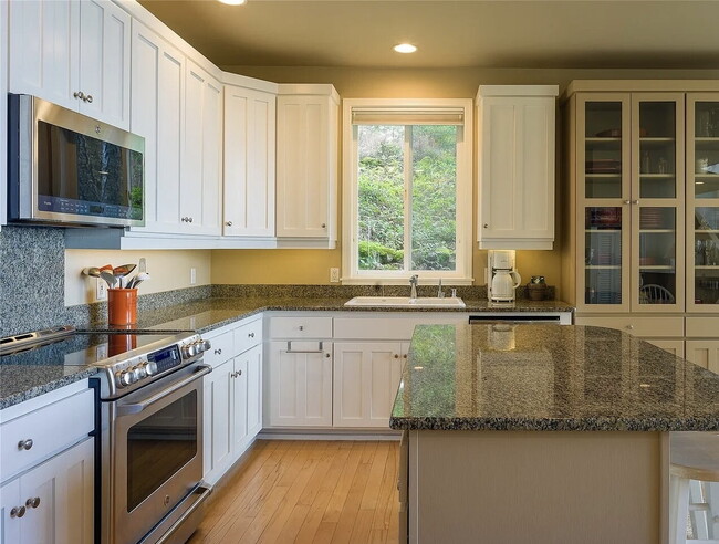 Building Photo - Private Orcas Island home with scenic views and tranquil outdoor space