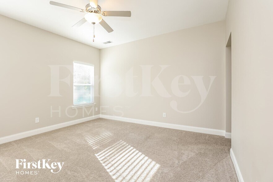Building Photo - 286 Telavera Dr