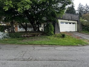 Building Photo - 146 Hawthorn Ln