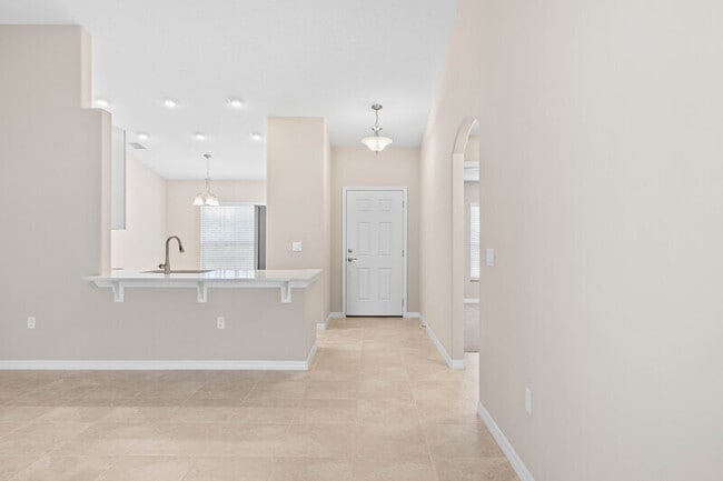 Building Photo - 5 Seabury Pl