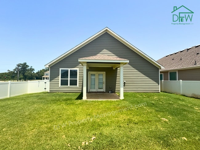 Building Photo - 2021 Build: 3-Bedroom Single-Story with Spacious Fenced Yard