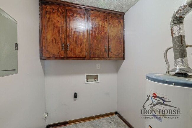 Building Photo - 229 N Burson Ave