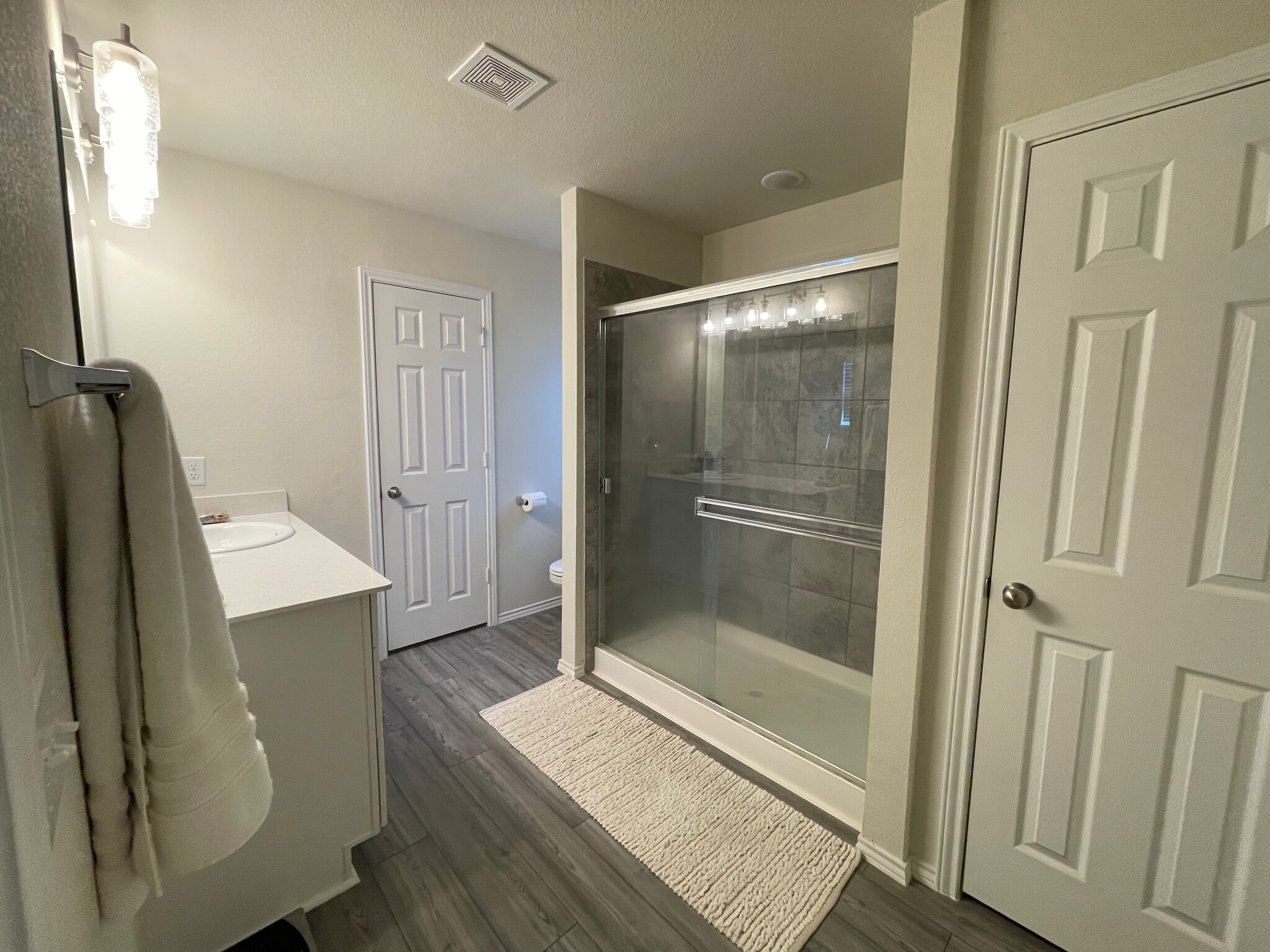 Building Photo - 1813 Acacia Dr