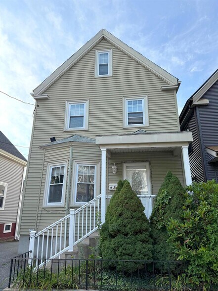 Building Photo - 33 Clayton Ave