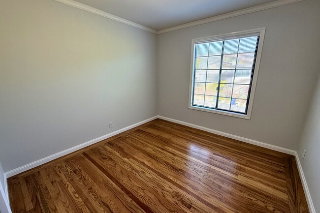 Building Photo - Beautifully Remodeled 4-Bedroom Home with Bonus Family Room & Large Private Yard in South San Fra...