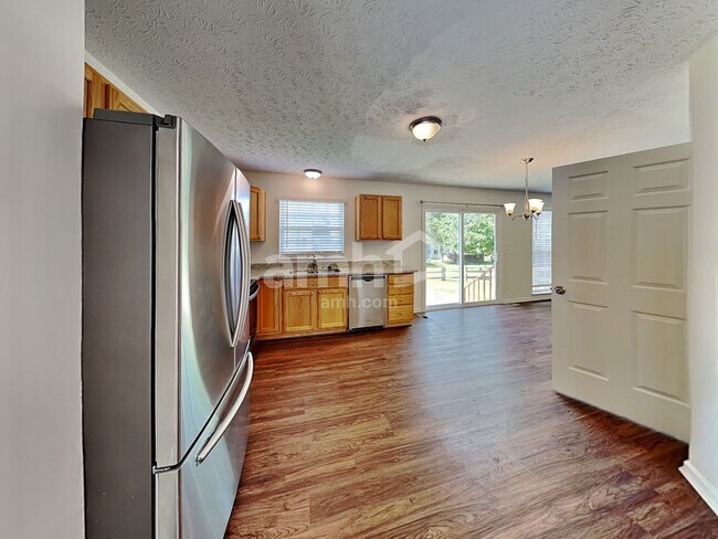 Building Photo - 257 Bannock Dr