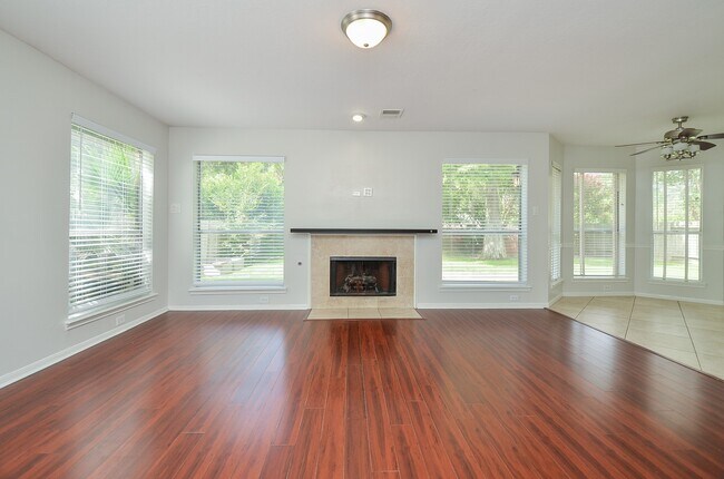 Building Photo - 6310 Oakburl Ln