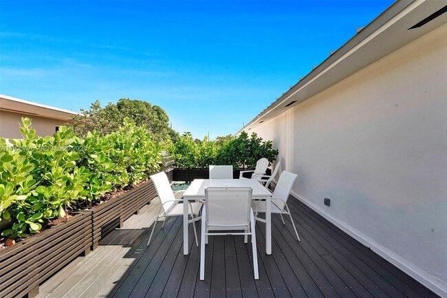 Building Photo - 243 NW 57th Ave