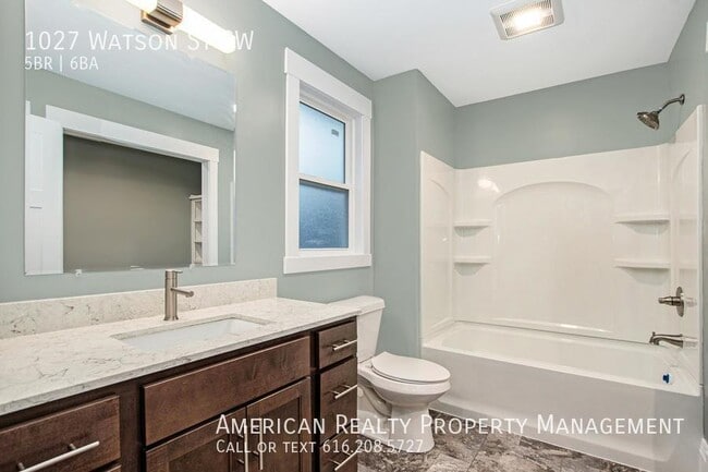 Building Photo - 1027 Watson St SW