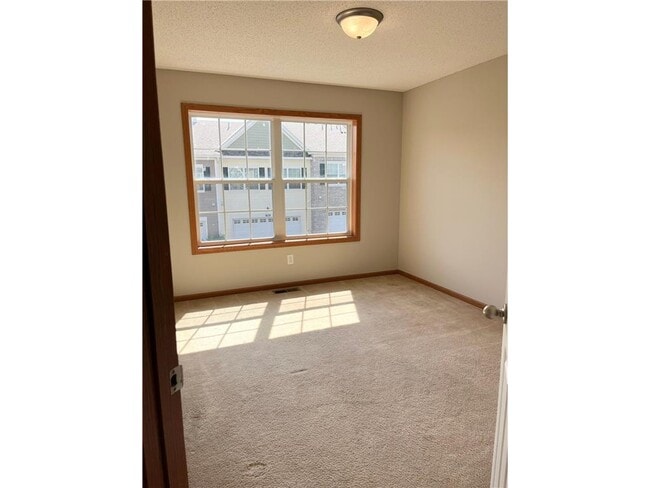 Building Photo - 7211 Jewel Ln N