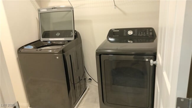 Building Photo - 7513 Lush Oasis Ave.