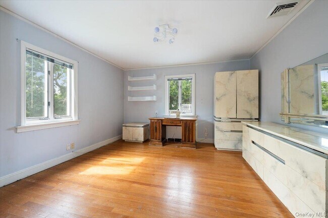 Building Photo - 1 Parkside Dr