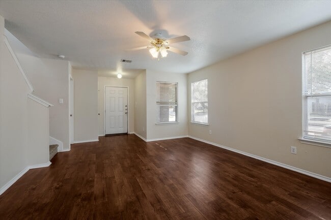 Building Photo - 102 Kenrock Ridge