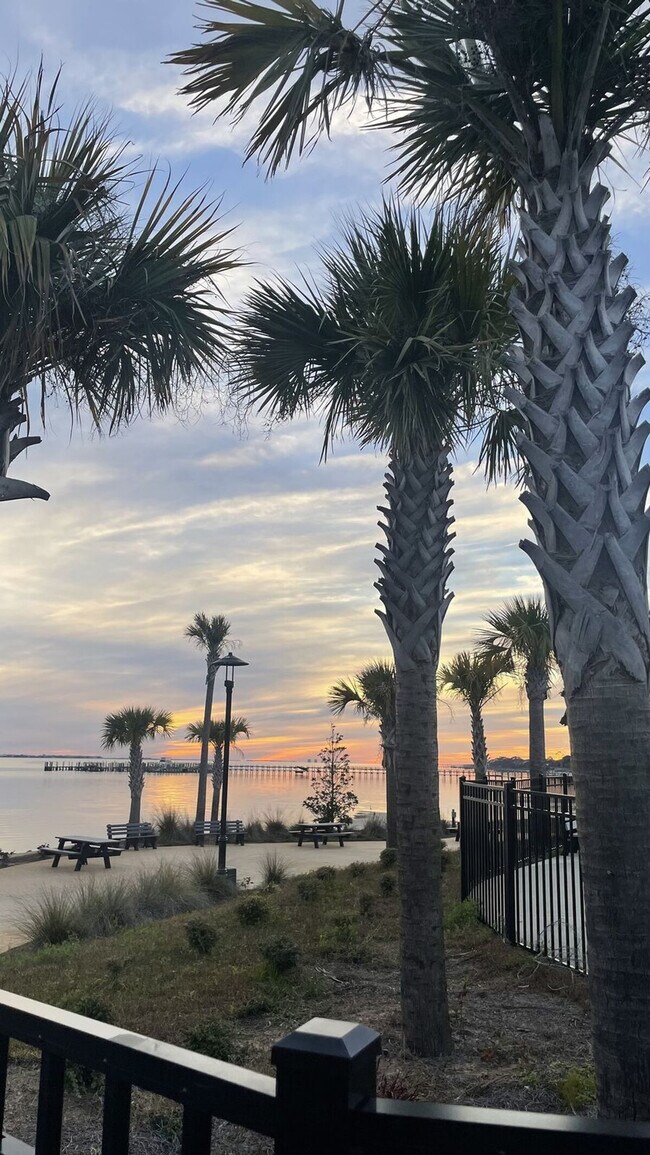 Building Photo - 2064 Constitution Dr