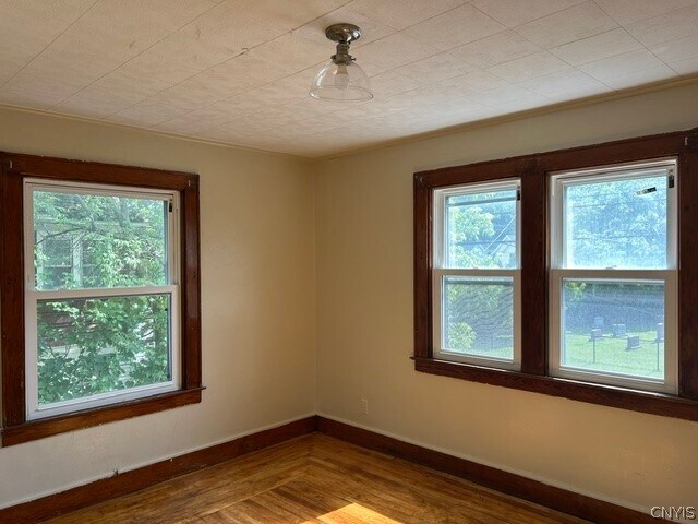 Building Photo - 439 Valley S Dr