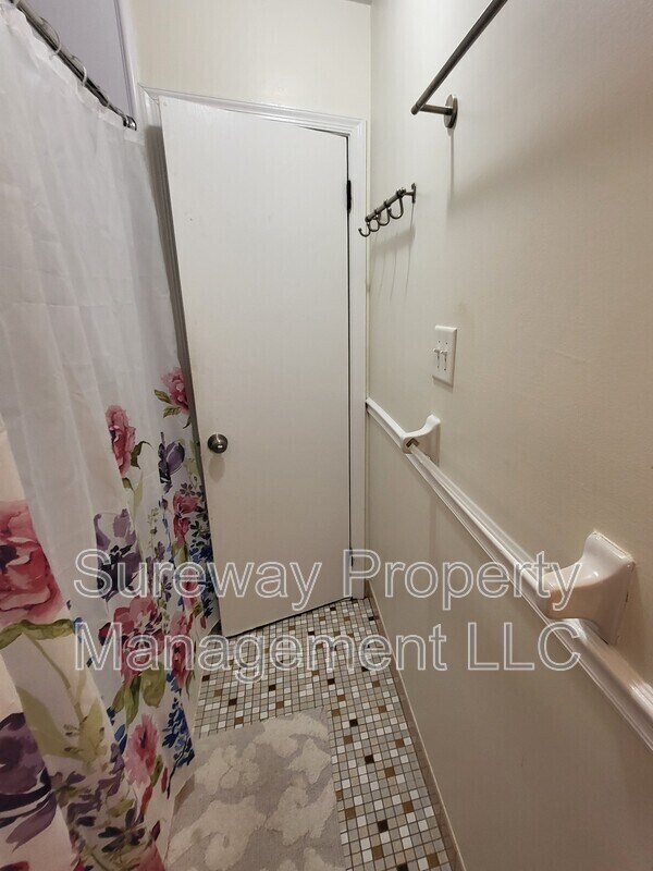 Building Photo - 505 Corinthian Ave