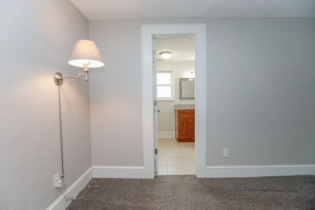 Building Photo - Stunning home rental in Portsmouth!
