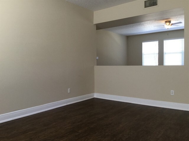 Building Photo - 2475 Breezy Meadow Rd