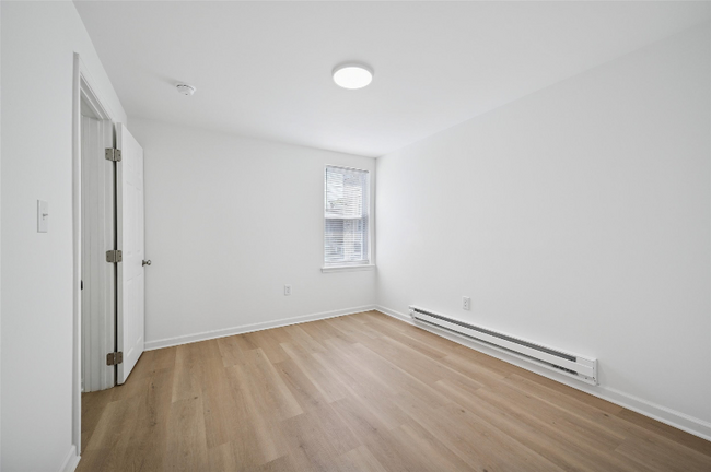 Building Photo - 318 Berkley St