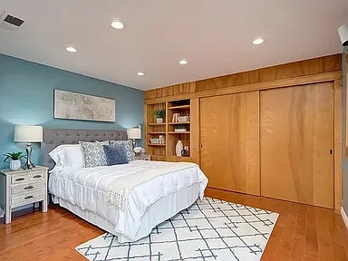Building Photo - 9477 La Jolla Shores Dr