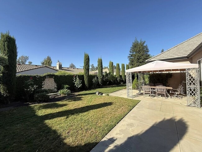Building Photo - Spacious Luxury Home in Prestigious Country Club Community
