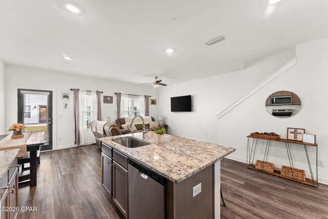 Building Photo - 5899 Tyndall Pl