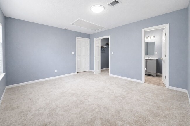 Building Photo - 111 Otis Ln