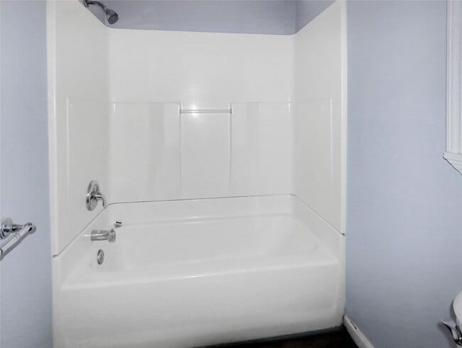 Building Photo - 6611 Jensen St