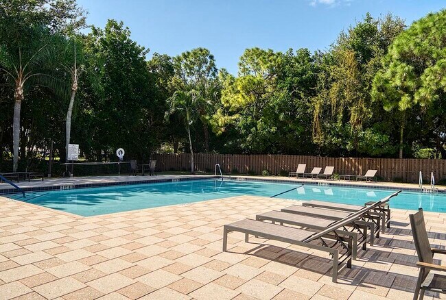 Building Photo - 416 Buttonwood Pl