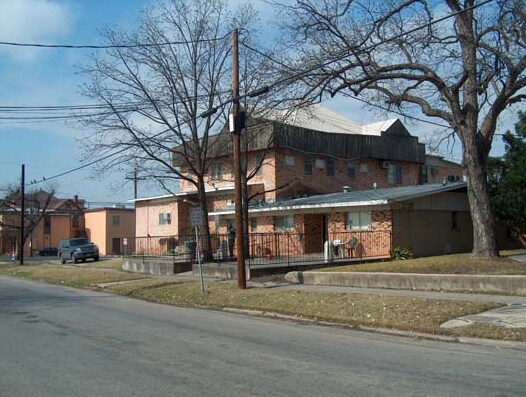 Building Photo - 225 W Laurel St