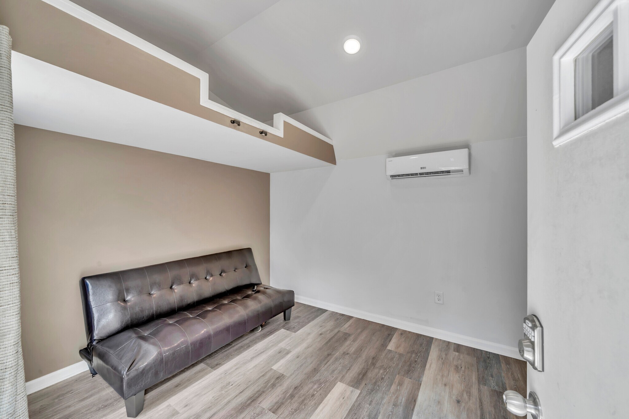 Detached Man Cave with Mounted TV - 160 Oak Dr