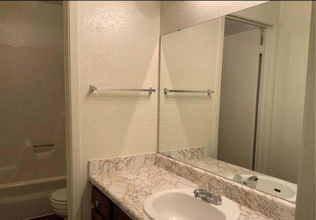 Building Photo - 1409 Paseo Del Oro