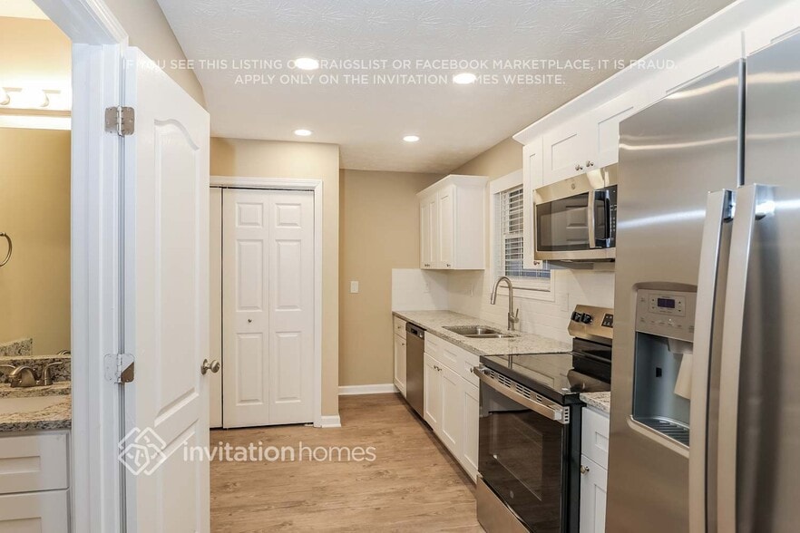 Building Photo - 270 Valley View Dr