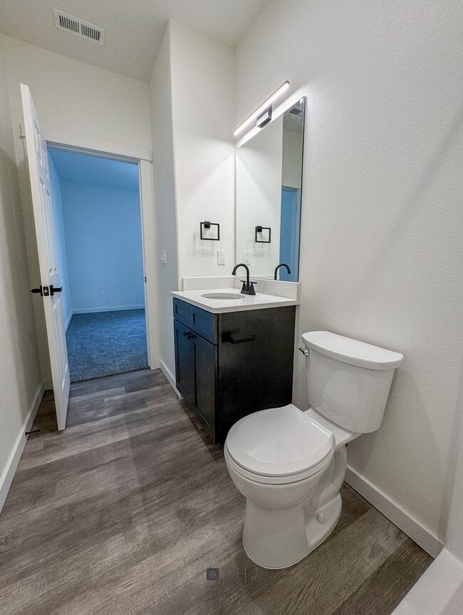 Building Photo - BRAND NEW Pet Friendly 2 bed/ 2 bath apartment!