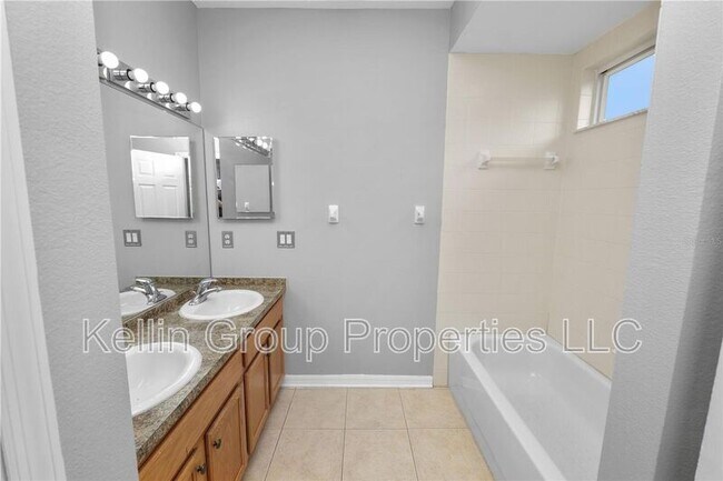 Building Photo - 30816 Pumpkin Ridge Dr